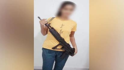 सिपाही चाचा के साथ मिलकर लोगों को ठग रही थी 'AK-47 भतीजी' रिसेप्शन से ही भाग खड़ा हुआ व्यापारी भी पहुंचा जेल