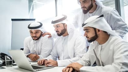 गजब! यहां कारोबार शुरू करने वाले सरकारी कर्मचारियों को गवर्नमेंट देगी 1 साल की पेड लीव, जानिए क्या है प्लान 