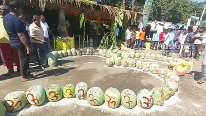 Tumakuru: ಮಂತ್ರಿಸಿದ 123 ಕುಂಬಳಕಾಯಿಯಿಂದ ಎಚ್‌ಡಿಕೆಗೆ ದೃಷ್ಟಿ ತೆಗೆದ ಕಾರ‍್ಯಕರ್ತರು