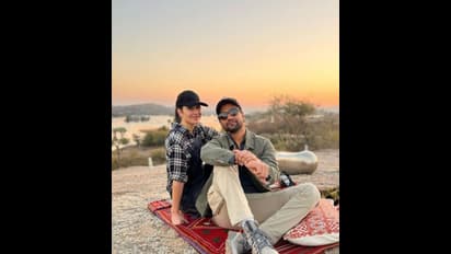 राजस्थान में पहाड़ से लेकर रेगिस्तान तक नए साल का जश्न: बॉलीवुड सेलिब्रिटी से लेकर केंद्रीय मंत्री तक पहुंचे