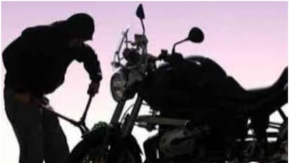 ಗೆಳೆಯನಿಂದ ಕಳ್ಳತನದ ಟ್ರೈನಿಂಗ್: ಗುರುದಕ್ಷಿಣೆ ಕೊಡಲು ಬೈಕ್ ಕದ್ದ ಬಾಲಕ ಅಂದರ್..!