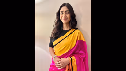 నాని సరసన ‘సీతారామం’ హీరోయిన్ మృణాల్ ఠాకూర్.. వైరల్ అవుతున్న ఫొటో!