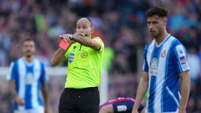 ചുവപ്പും മഞ്ഞയും കാര്ഡുകള് വാരിവീശി വിവാദ റഫറി; സ്പാനിഷ് ലീഗില് ബാഴ്സലോണക്ക് സമനില കുരുക്ക്