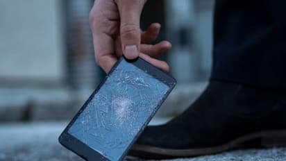 स्मार्टफोन खरीदते वक्त दिखाएं अक्लमंदी, न टूटने का डर रहेगा, न खोने की टेंशन