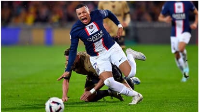 നെയ്മറിന് സസ്പെന്‍ഷൻ, മെസി വന്നിട്ടില്ല; ഒന്നും ചെയ്യാനാകാതെ എംബാപ്പെ, പിഎസ്‍ജിക്ക് 'ദുരന്ത ന്യൂഇയര്‍'