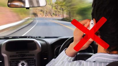 ഡ്രൈവിംഗിനിടെ മൊബൈൽ ഉപയോഗം, ഒരുവര്ഷം പൊലിഞ്ഞത് ഇത്രയും ജീവനുകള്!