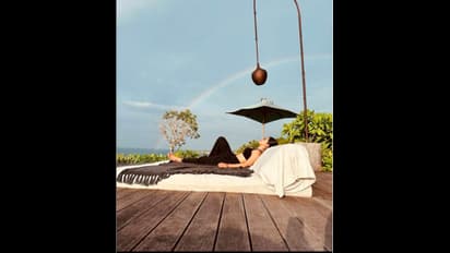 ಹೊಸ ವರ್ಷಕ್ಕೆ ವಿಶ್ ಮಾಡಿ ತಗಲಾಕೊಂಡ ವಿಜಯ್ ದೇವರಕೊಂಡ; ರಶ್ಮಿಕಾ ಜೊತೆ ಇದ್ರಾ ಎಂದು ಕಾಲೆಳೆದ ನೆಟ್ಟಿಗರು 