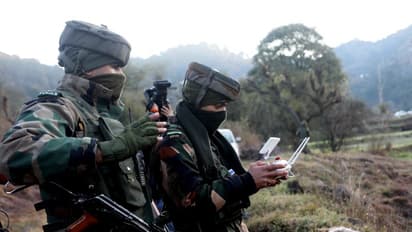 పంజాబ్ సరిహద్దులో ఉగ్రదాడులు.. పాకిస్థానీ డ్రోన్తో హెరాయిన్ను స్వాధీనం..