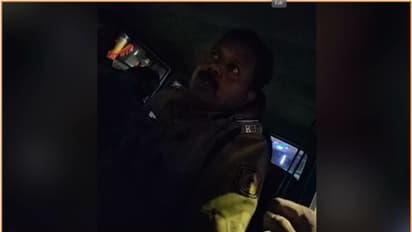 'ഒരു ലോഡ് മണ്ണ് കടത്താന് അഞ്ഞൂറ് പോര'; കണക്കുപറഞ്ഞ് ഗ്രേഡ് എസ് ഐ കൈക്കൂലി വാങ്ങുന്ന ദൃശ്യങ്ങൾ പുറത്ത്