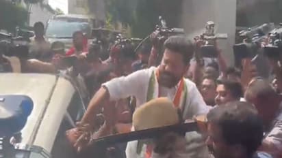 తెలంగాణ కాంగ్రెస్ లో చిచ్చు: కోమటిరెడ్డి వెంకట్ రెడ్డికి రేవంత్ రెడ్డి హెచ్చరిక