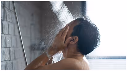 പുരുഷന്മാരുടെ ശ്രദ്ധയ്ക്ക് ; ചൂടുവെള്ളത്തിൽ കുളിക്കുമ്പോൾ സംഭവിക്കുന്നത്...