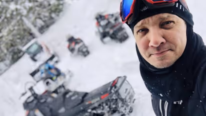 Jeremy Renner accident: बर्फ हटाते एक्टर के साथ गंभीर हादसा, एयरलिफ्ट कर अस्पताल ले जाना पड़ा