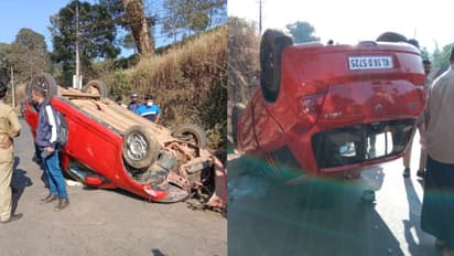 തലപ്പുഴയില്‍ നിയന്ത്രണം വിട്ട കാര്‍ വൈദ്യുതി പോസ്റ്റിലിടിച്ചു, തലകീഴായി മറിഞ്ഞു; 2 പേര്‍ക്ക് പരിക്ക്