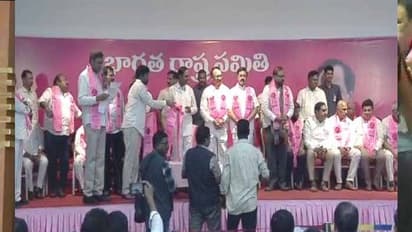 ఏపీలో అసలు సిసలు ప్రజా రాజకీయం రావాలి: కేసీఆర్ సమక్షంలో బీఆర్ఎస్ లో చేరిన ఏపీ నేతలు