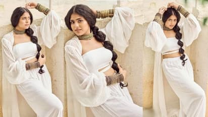 ‘జాతిరత్నాలు’ బ్యూటీ టెప్టింగ్ పోజులు.. కసి చూపులు, గ్లామర్ షోతో కలవరపెడుతున్న ఫరియా!