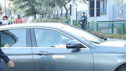 श्लोका-आकाश अंबानी के बेटे के बर्थडे में चला Lamborghini Urus का जादू, पहुंचते ही देखने टूट पड़े लोग !