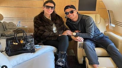 क्रिस्टियानो रोनाल्डो ने गर्लफ्रेंड के साथ  प्राइवेट जेट में भरी उड़ान, बेहिसाब संपत्ति की देखें INSIDE PHOTOS