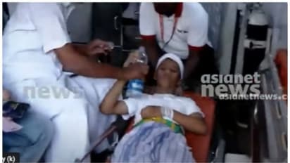 കലോത്സവ വേദിയിൽ തെന്നിവീണ് വിദ്യാർത്ഥിക്ക് പരിക്ക്; കോൽക്കളി വേദിയിൽ പ്രതിഷേധം, മത്സരം നിർത്തിവെച്ചു