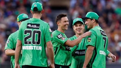 BBL: போல்ட், உட் அபார பவுலிங்.. அதிரடி வீரர்கள் நிறைந்த ரெனெகேட்ஸ் அணியை குறைவான ஸ்கோருக்கு சுருட்டிய ஸ்டார்ஸ்