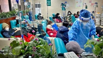 சீனாவின் மருத்துவமனைகளில் குவியும் கொரோனா தொற்று நோயாளிகள்.. அதிர்ச்சி புகைப்படங்கள்