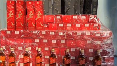 ಕಾರವಾರ: ಅರಣ್ಯದಲ್ಲಿ ಅಡಗಿಟಿಸಿದ್ದ ಅಕ್ರಮ ಗೋವಾ ಮದ್ಯ ಪತ್ತೆ, ಮೂವರ ಬಂಧನ