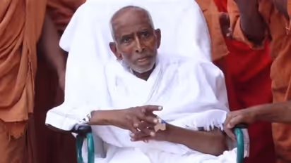 Vijayapura: ಆಶ್ರಮದಲ್ಲೇ ತಾಯಿಗೆ ಪೂಜೆ ಸಲ್ಲಿಸಿದ್ದ ಸಿದ್ದೇಶ್ವರ ಶ್ರೀ!