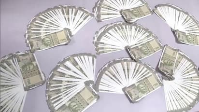 கோவையில் வீட்டில் கள்ள நோட்டு அச்சடித்த போலி மருத்துவர் கைது