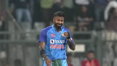 ಈ 3 ಕಾರಣಕ್ಕಾಗಿಯಾದರೂ ಹಾರ್ದಿಕ್ ಪಾಂಡ್ಯ ಮೊದಲ ಓವರ್ ಬೌಲಿಂಗ್ ಮಾಡಬಾರದು..!