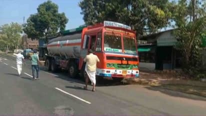 நிலத்தகராறில் தந்தையை லாரி ஏற்றிக் கொன்ற மகன் கைது