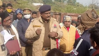 देर रात घर आए पति ने पत्नी को पीटा फिर तीसरी मंजिल से नीचे फेंका, मासूम बेटी ने बताई पिता की हैवानियत