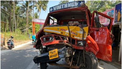 നിയന്ത്രണം വിട്ട ലോറി ഇടിച്ച് മൂന്ന് പേര്ക്ക് പരിക്ക്