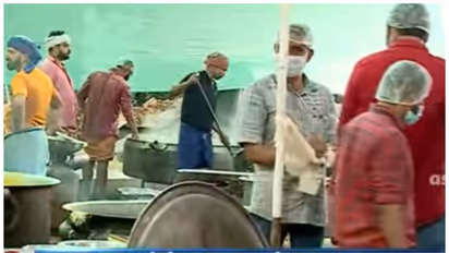 കലോത്സവത്തിലെ അടുക്കളയിലും പരിശോധനക്കെത്തി ഭക്ഷ്യസുരക്ഷാ വകുപ്പ് ഉദ്യോ​ഗസ്ഥർ; സംസ്ഥാനത്താകെ കർശന പരിശോധന