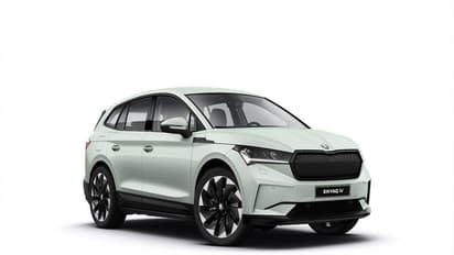 ഐസില്‍ തെന്നി നീങ്ങി ഗിന്നസിലേറി സ്കോഡ എന്യാക്ക്