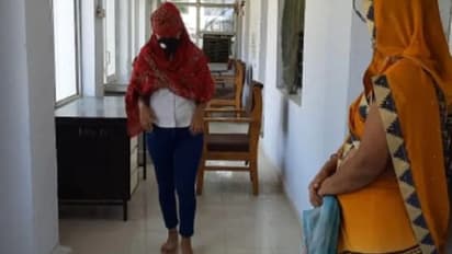   2 महीने तक रोजाना लड़की का करता रहा रेप, फिर भाग गया विदेश...पढ़िए एक बेबस पीड़िता की आपबीती