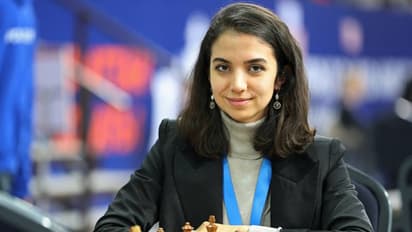 ഹിജാബ് ധരിക്കാതെ മത്സരിച്ചു; ഇറാന്‍ ചെസ്  താരത്തിന് ജന്‍മനാട്ടിലേക്ക് മടങ്ങാനായില്ല! 