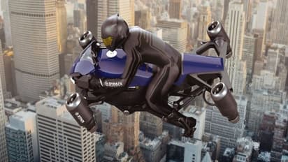 आखिर ऐसी कौन सी टेक्नोलॉजी है, जिससे हवा में उड़ने लगती है ये बाइक, बुकिंग से पहले जान लें