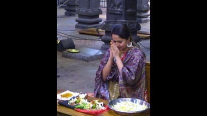 హోమ్లీ బ్యూటీగా మారిన అనసూయ.. ఆధ్యాత్మిక సేవలో.. మేకప్‌ లేకపోయినా ఇంత అందమా!