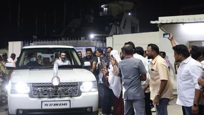 ஈவேரா உடலுக்கு அஞ்சலி செலுத்த கோவை வந்த மு.க.ஸ்டாலின்… விமான நிலையத்தில் செந்தில்பாலாஜி வரவேற்பு!!