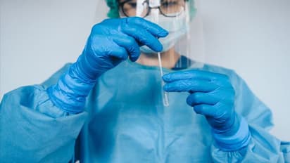 ರಾಜ್ಯದಲ್ಲಿ ದಿನೇದಿನೆ ಹೆಚ್ಚಳವಾಗ್ತಿದೆ ಕೊರೊನಾ! ಇಂದು 252 ಮಂದಿಗೆ ಪಾಸಿಟಿವ್, ಇಬ್ಬರು ಸಾವು!