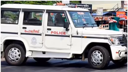 പ്രായപൂർത്തിയാകാത്ത നാല് പെൺകുട്ടികളെ ലൈം​ഗിക പീഡനത്തിന് ഇരയാക്കി, സിപിഐ പ്രാദേശിക നേതാവിനെതിരെ കേസ്; ഒളിവിൽ