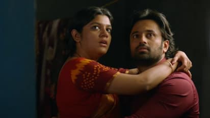 'മാളികപ്പുറ'ത്തിനു ശേഷം റൊമാന്‍റിക് നായകനായി ഉണ്ണി മുകുന്ദന്‍; 'മിണ്ടിയും പറഞ്ഞും' വീഡിയോ സോംഗ്