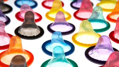 പുതുവര്ഷ രാവില് സ്വിഗ്ഗി വിറ്റത് 3000 ഓളം കോണ്ടങ്ങള്!