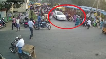 உரிமையாளரை தாக்கிவிட்டு காரை கொள்ளையடித்த கும்பல்… தாறுமாறாக ஓட்டி மக்கள் மீது மோதும் சிசிடிவி காட்சி!!