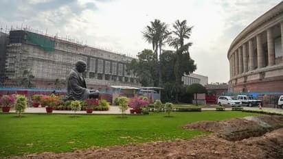 नए संसद भवन में जाने के लिए सांसदों को मिलेगा नया पहचान पत्र, लोकसभा सचिवालय कर रहा तैयार