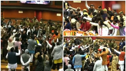 ദില്ലി മുന്സിപ്പല് കോര്പ്പറേഷന് യോഗത്തില് കയ്യാങ്കളി; മേയര് തെരഞ്ഞെടുപ്പ് അലങ്കോലപ്പെട്ടു