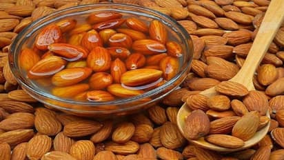 सादा नहीं इन 8 चीजों को भिगोकर खाने से मिलते हैं जबरदस्त फायदे, आप भी करें डाइट में शामिल