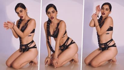 उर्फी जावेद को  ब्लैक बिकिनी में लग गई हथकड़ी ! बीजेपी नेता ने की थी डिमांड, देखें क्या है माजरा