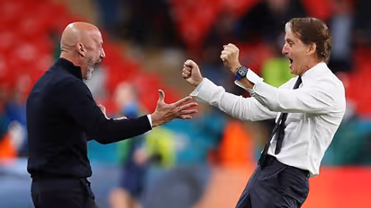 RIP Gianluca Vialli: Fans fondly remember emotional moment with Roberto Mancini after Italy won Euro 2020