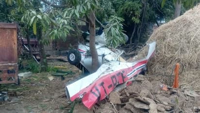 మధ్యప్రదేశ్ లో కుప్పకూలిన ట్రైనీ విమానం.. ఓ పైలెట్ మృతి.. మరో పైలెట్ పరిస్థితి విషమం..