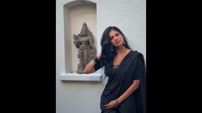 అందం, స్టైల్ కలబోసిన కిల్లర్ లేడీ.. విరహవేదన పీక్స్ కి చేరినట్లుగా రెచ్చిపోయిన మాళవిక 